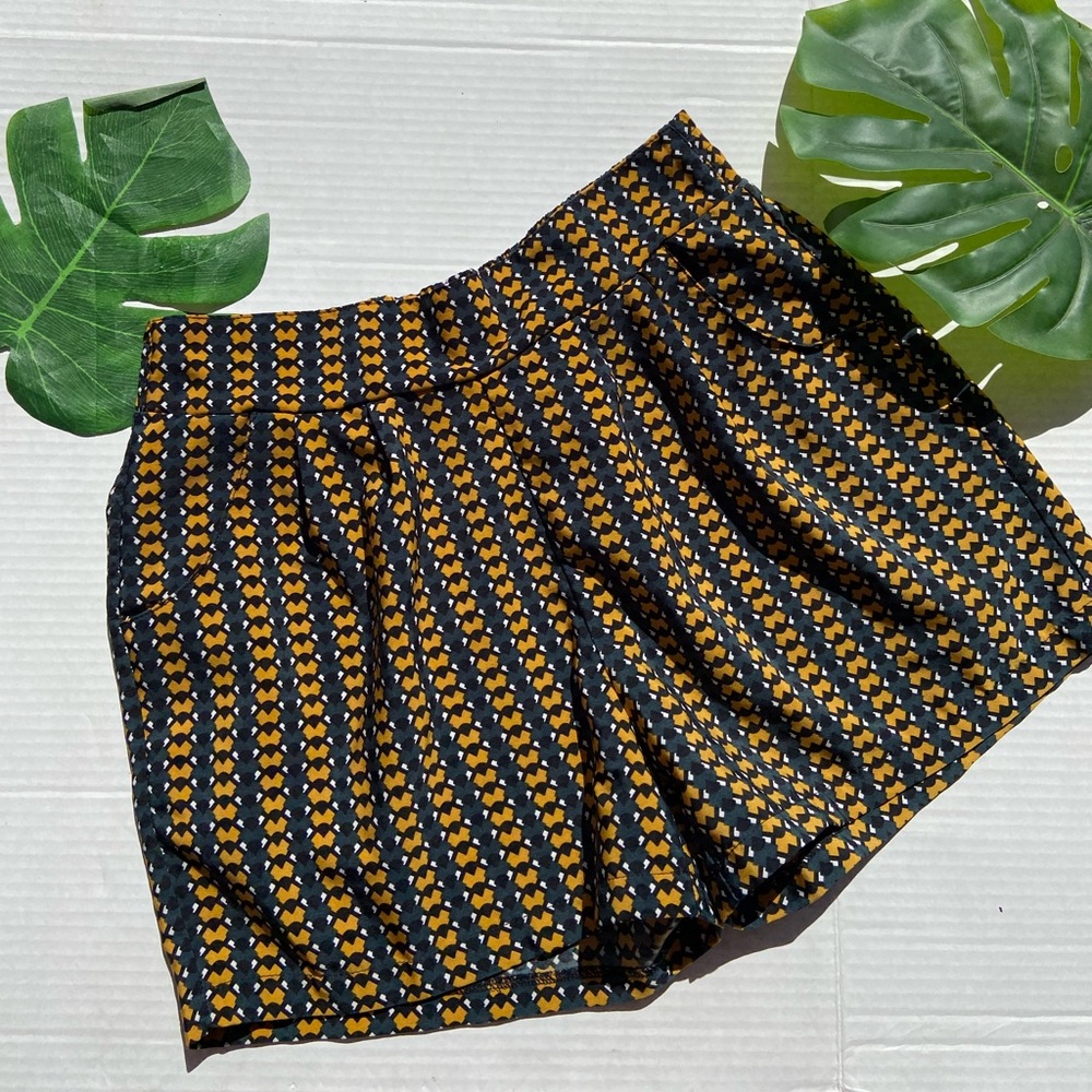Mark Flowy Printed Shorts
